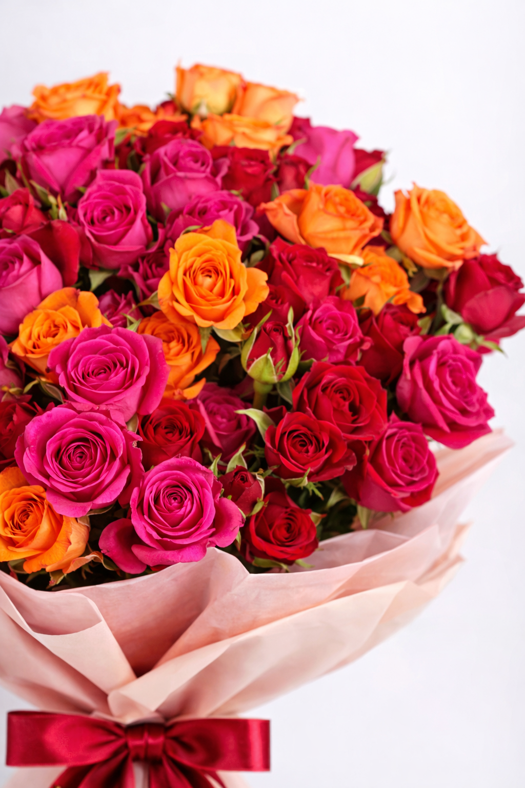 Vibrant Bunch of Spray Roses – Colorful Floral Bouquet