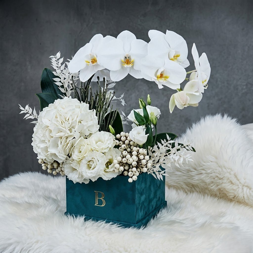 White Flowers in Premium Tray – Elegant Luxury Floral Arrangement