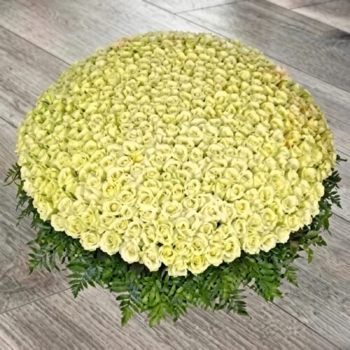 500 White Roses – Elegant Luxury Floral Arrangement