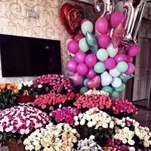 Vibrant Blooms & Balloons – Grand Celebration Setup